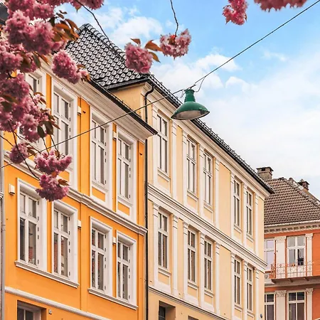 Dinbnb L 250m To Bryggen L Backyard L Smart-tv L 6 Guests *