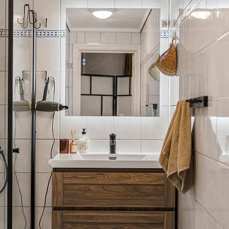 Dinbnb L 250m To Bryggen L Backyard L Smart-tv L 6 Guests *