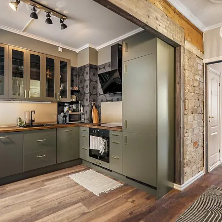 Apartment Dinbnb L 250m To Bryggen L Backyard L Smart-tv L 6 Guests Bergen