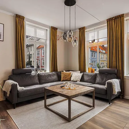 アパート Dinbnb L 250m To Bryggen L Backyard L Smart-tv L 6 Guests ベルゲン